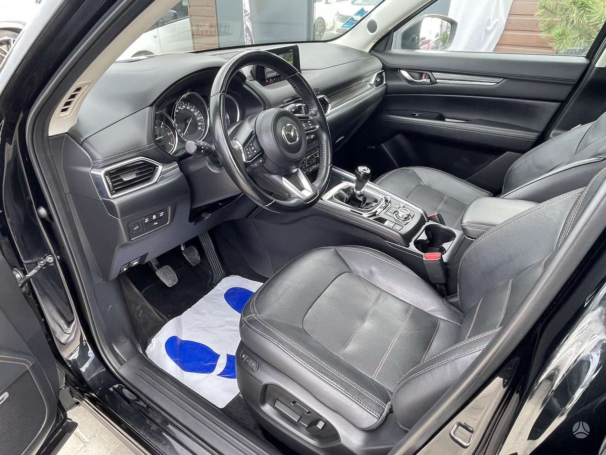 Mazda CX-5, 2.2 l., off-road / crossover