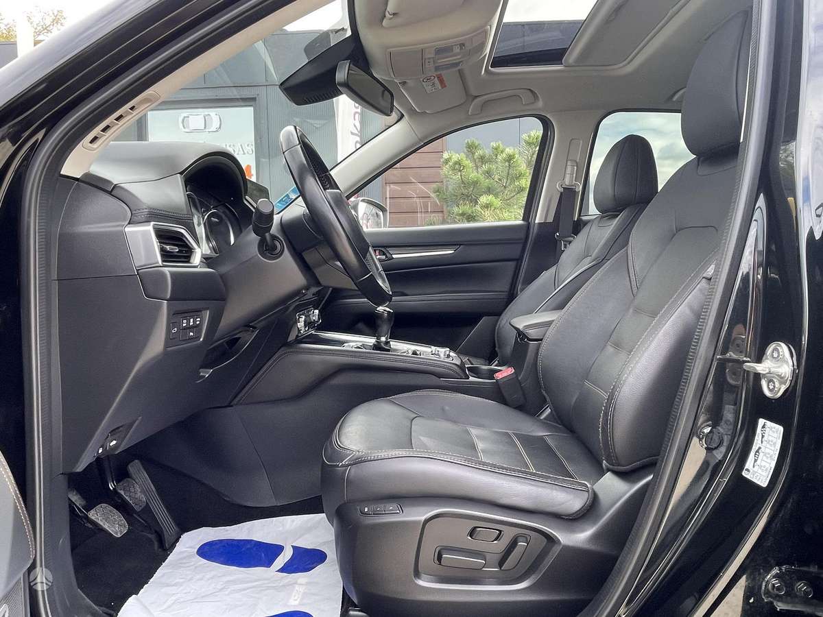 Mazda CX-5, 2.2 l., off-road / crossover
