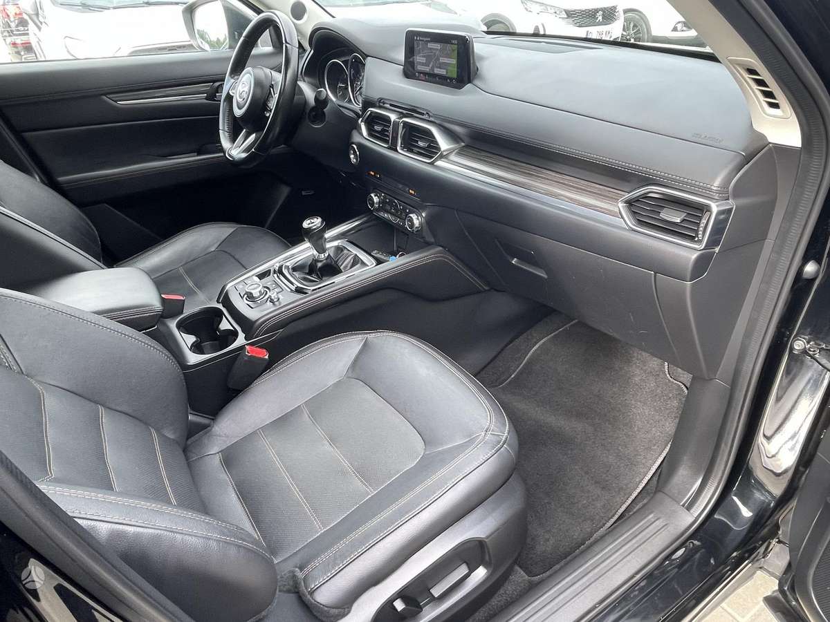 Mazda CX-5, 2.2 l., off-road / crossover