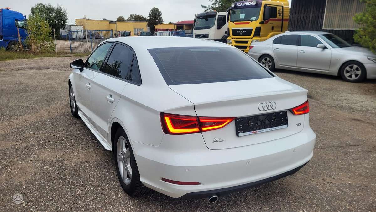 Audi A3, 1.6 l., sedanas