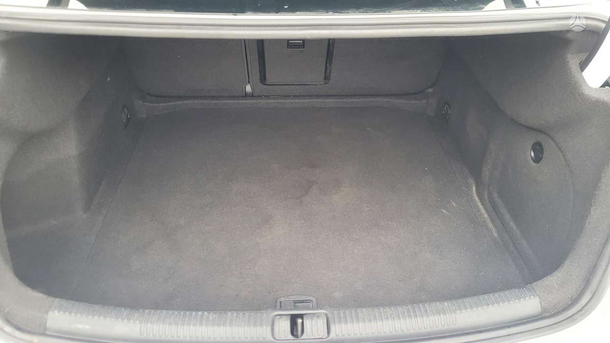 Audi A3, 1.6 l., sedanas