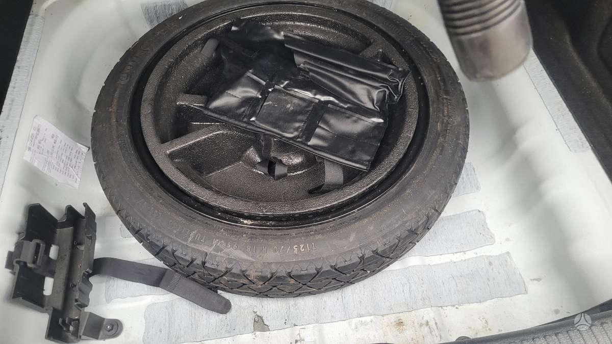 Audi A3, 1.6 l., sedanas