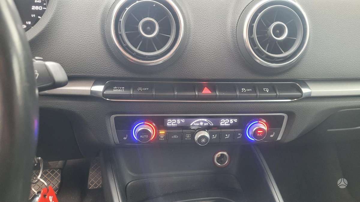 Audi A3, 1.6 l., sedanas