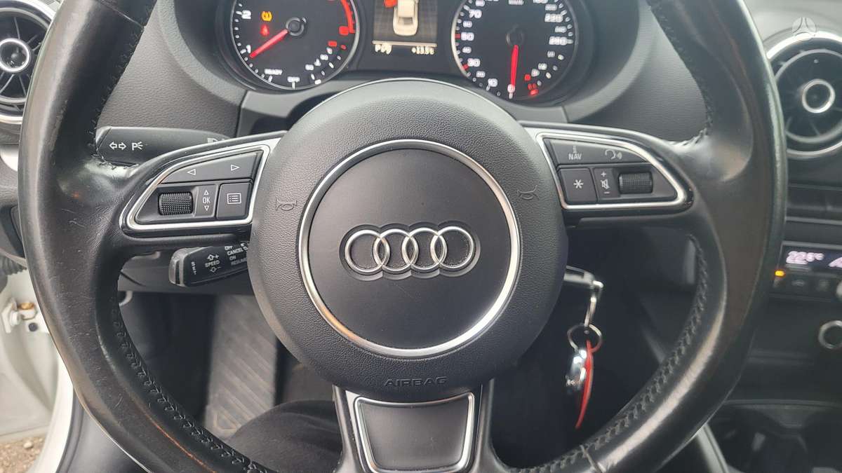 Audi A3, 1.6 l., sedanas