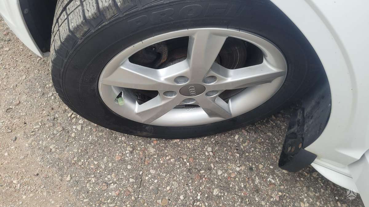 Audi A3, 1.6 l., sedanas