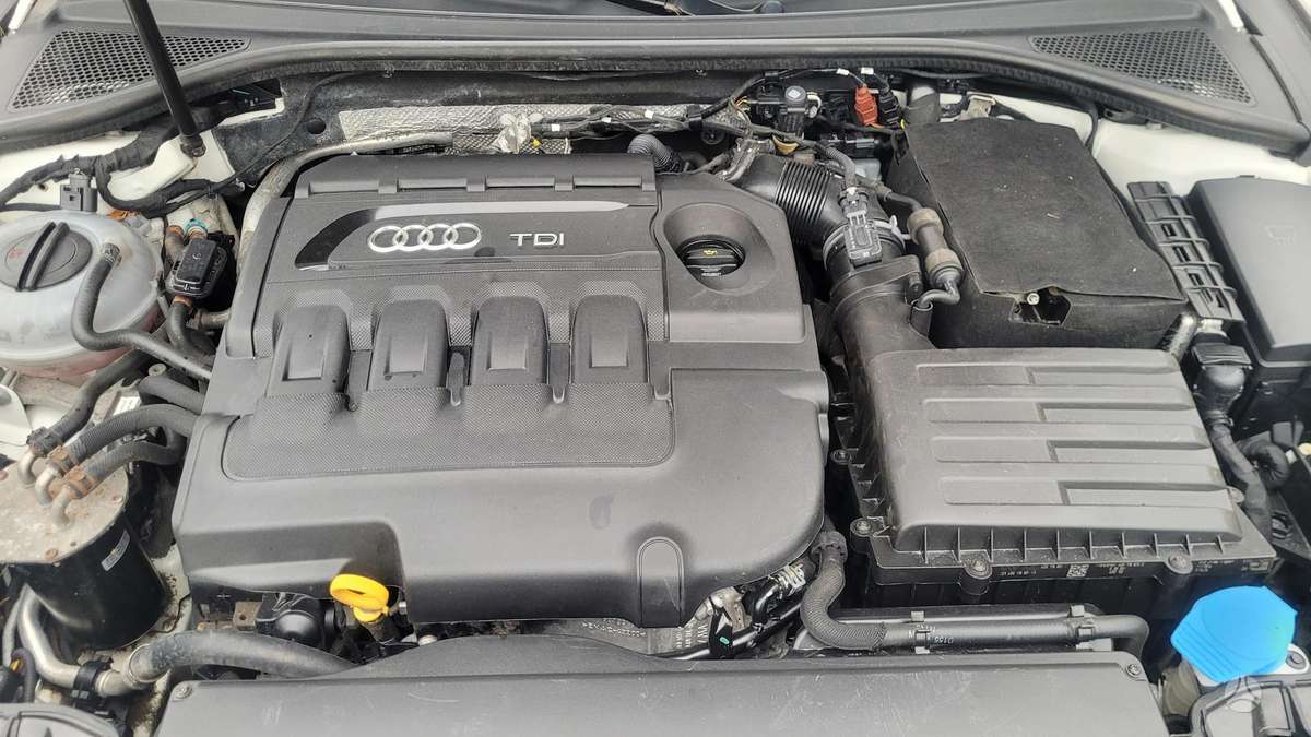 Audi A3, 1.6 l., sedanas