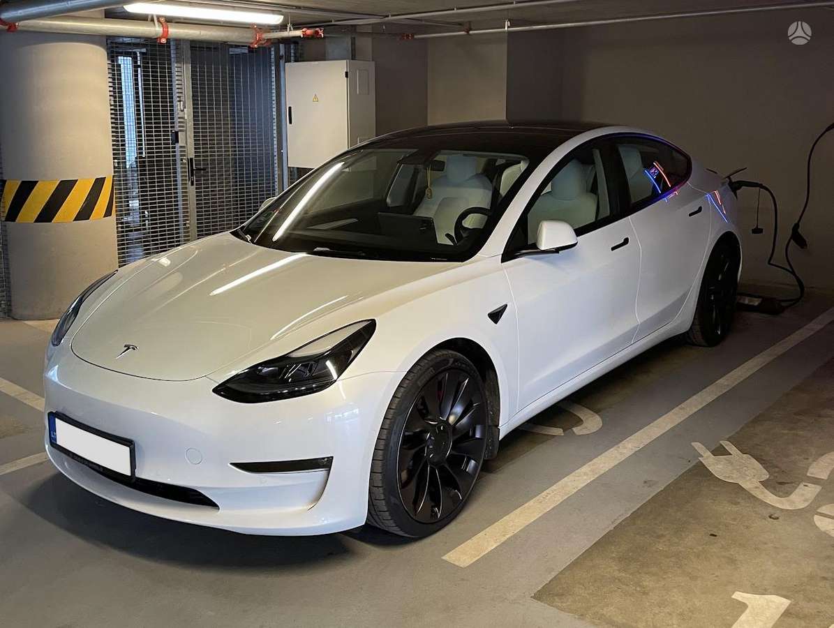 Tesla Model 3, 82 кВт·ч, Седан