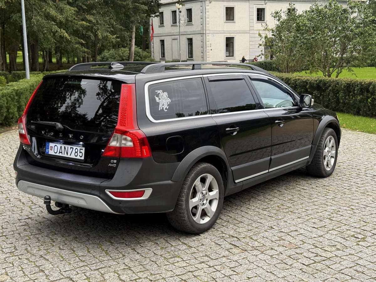 Volvo XC70, 2.4 l., wagon