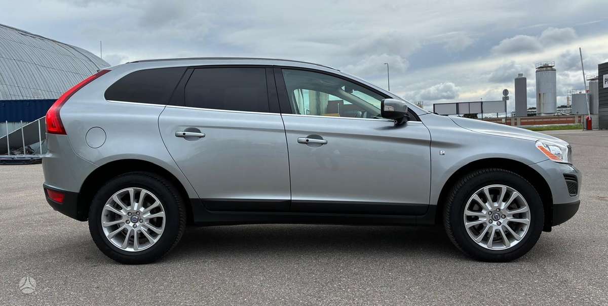 Volvo XC60, 2.4 l., mpv / minivan
