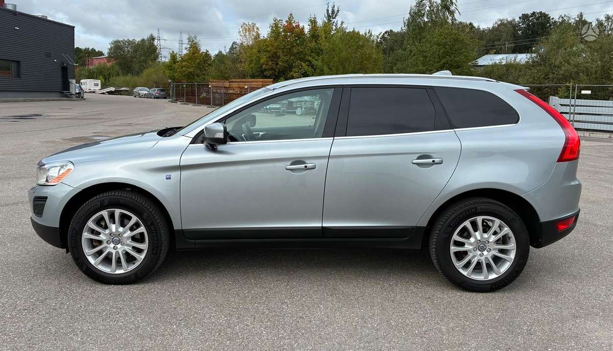 Volvo XC60, 2.4 l., mpv / minivan