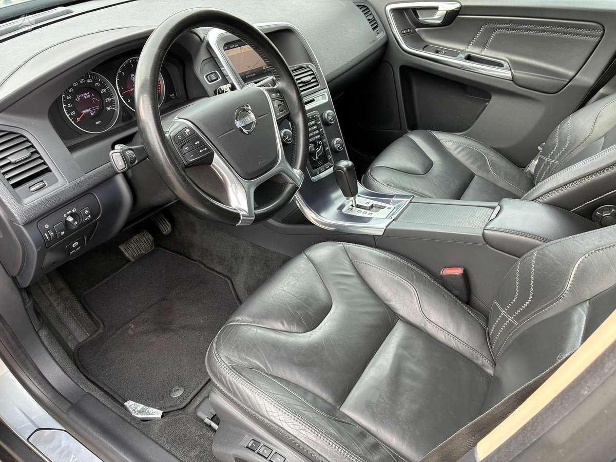 Volvo XC60, 2.4 l., mpv / minivan