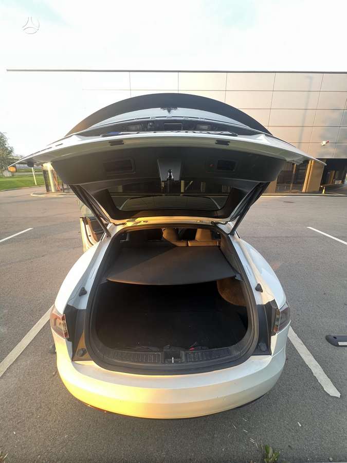 Tesla Model S, 75 kWh, saloon / sedan