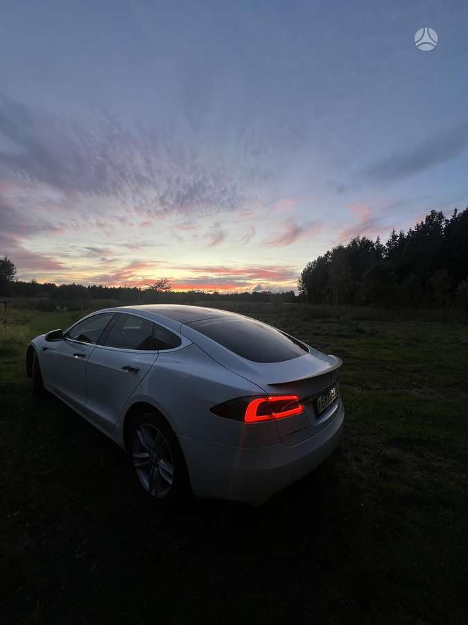Tesla Model S, 75 кВт·ч, Седан