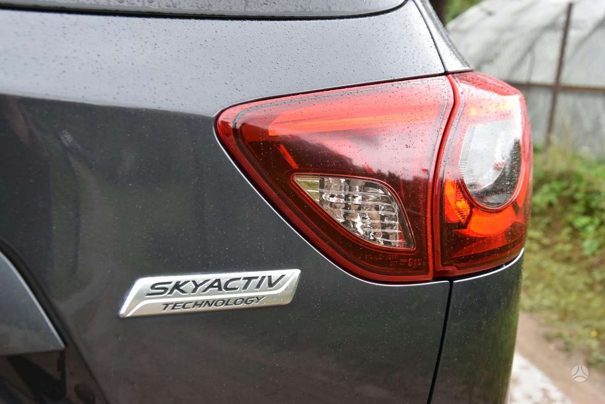 Mazda CX-5, 2.2 l., off-road / crossover
