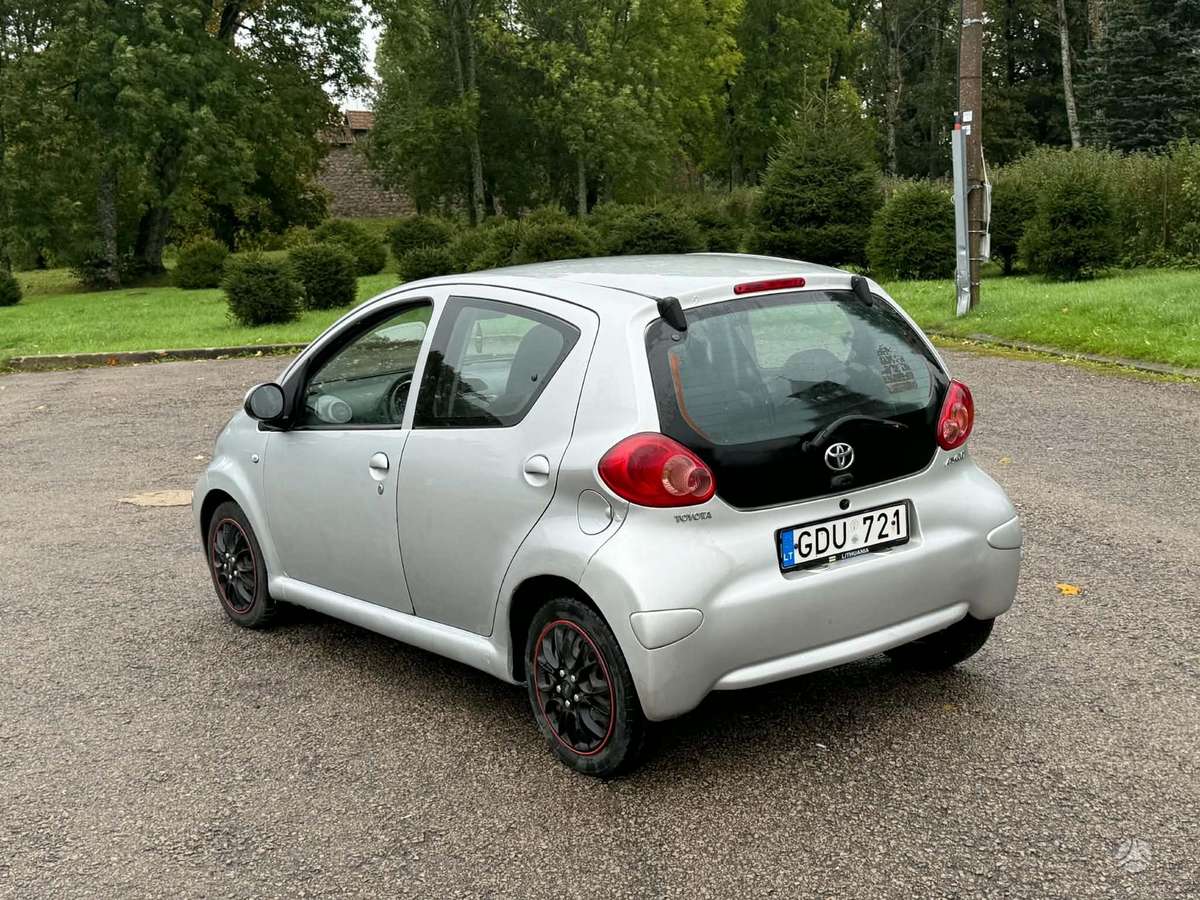 Toyota Aygo, 1.0 l., hatchback