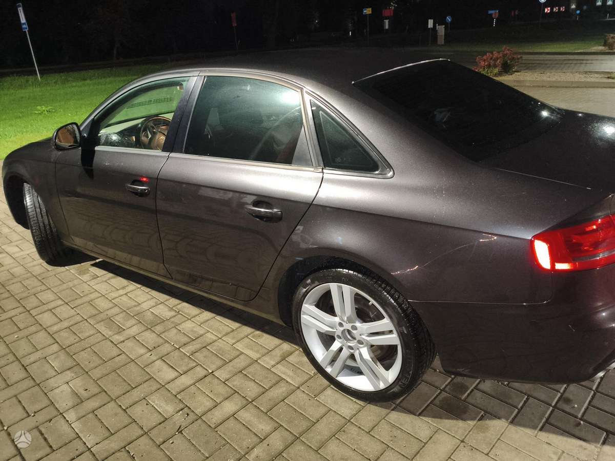 Audi A4, 2.0 l., Седан