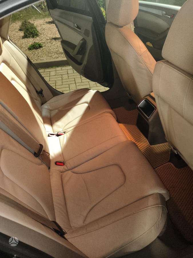 Audi A4, 2.0 l., Седан