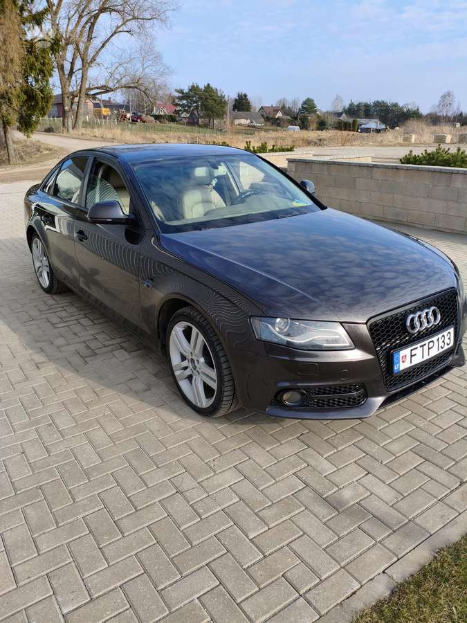 Audi A4, 2.0 l., Седан
