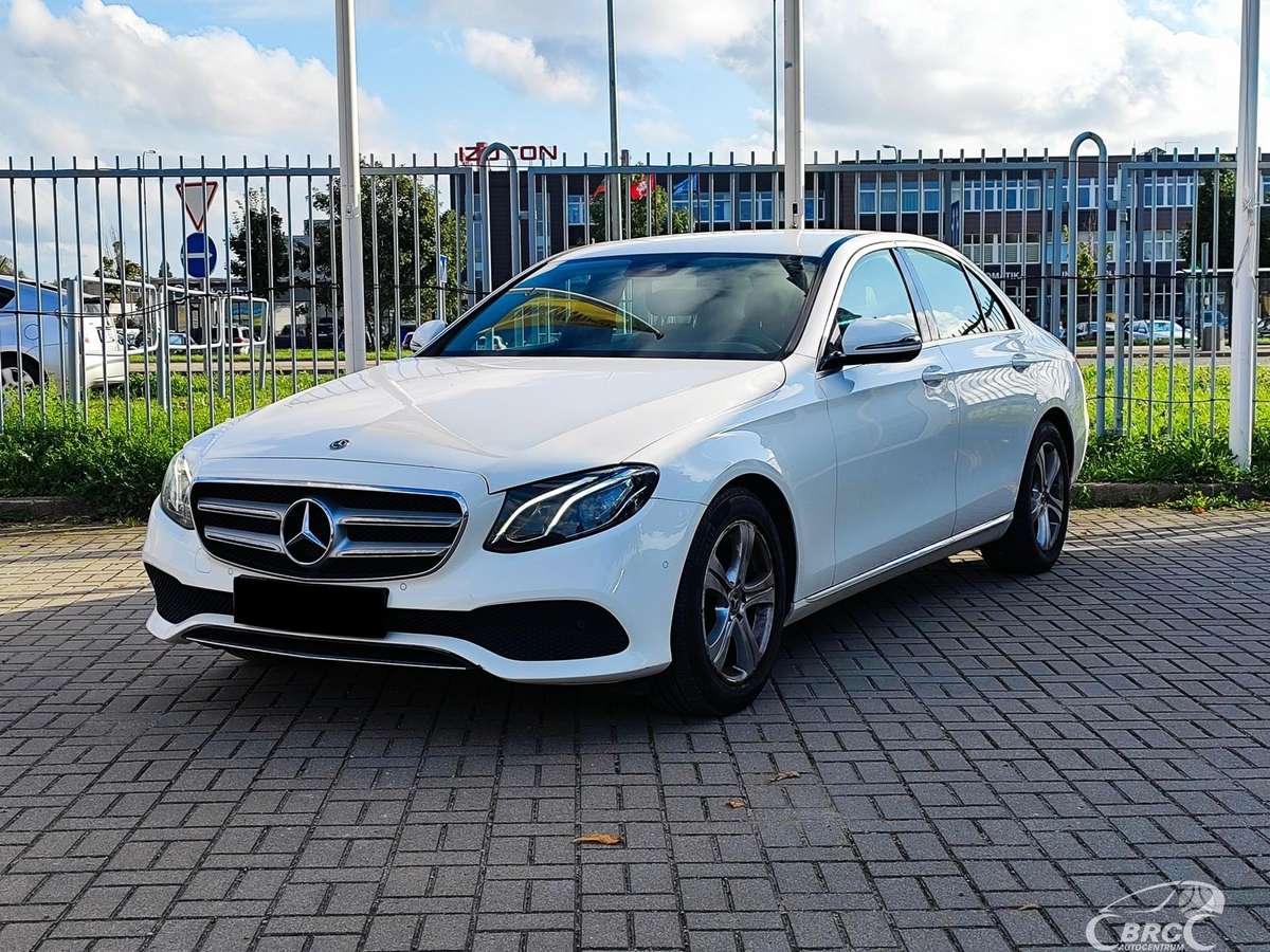 Mercedes-Benz E200, 2.0 l., Седан