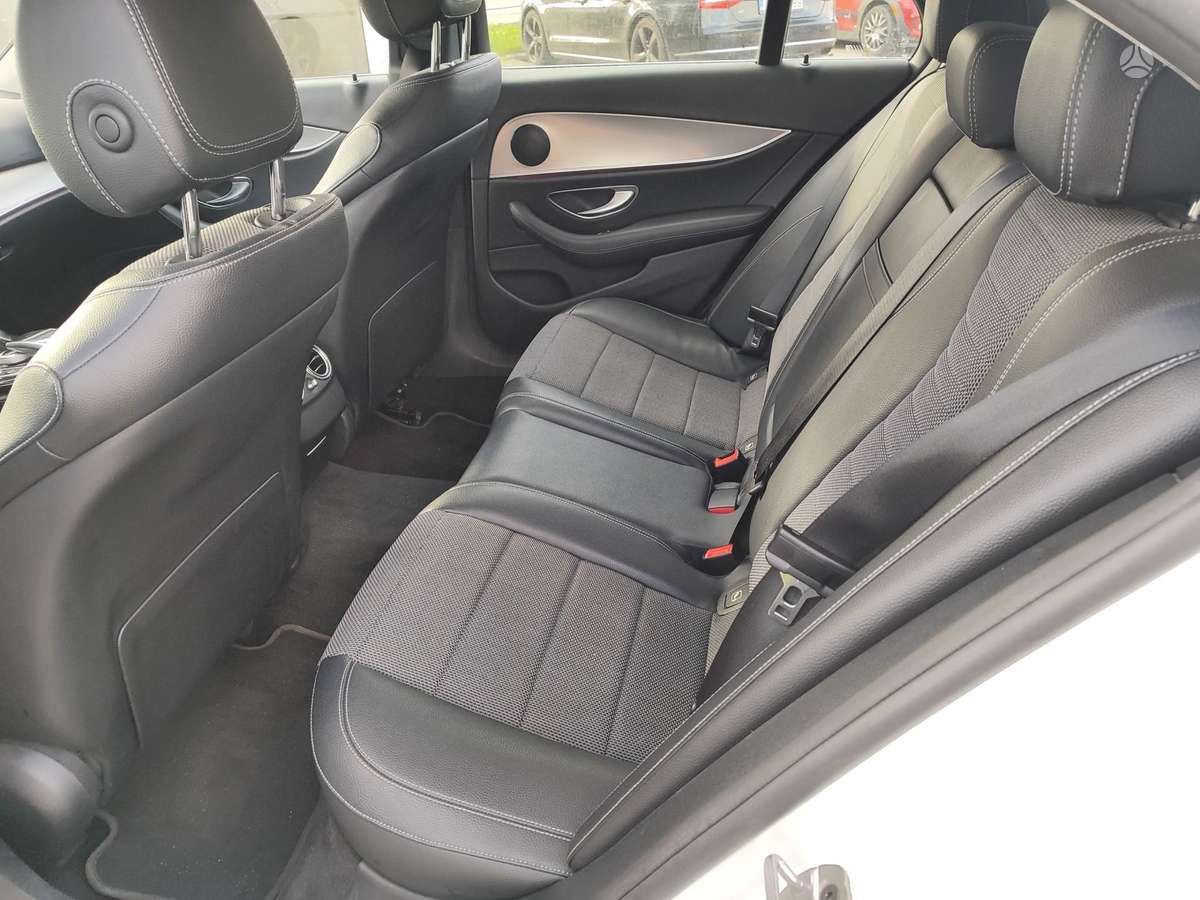 Mercedes-Benz E200, 2.0 l., Седан