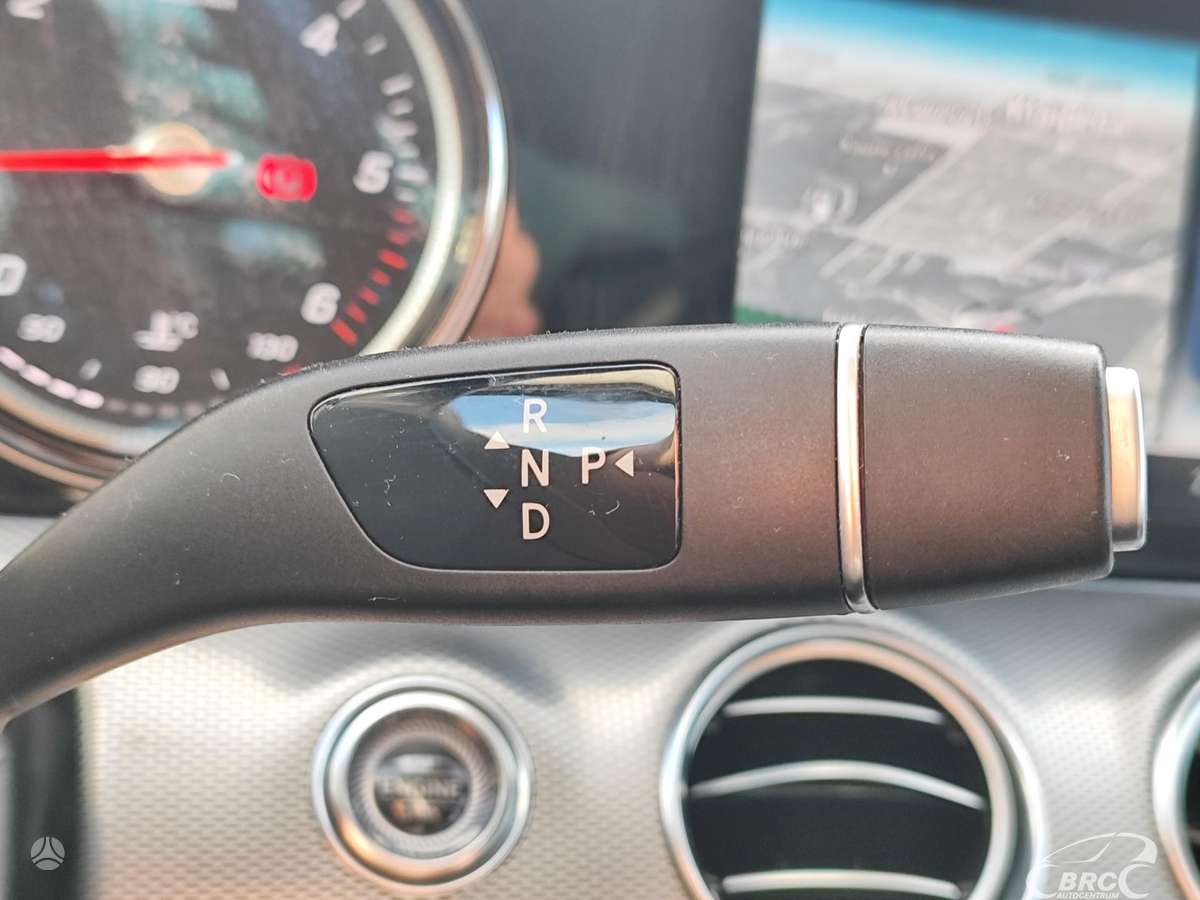 Mercedes-Benz E200, 2.0 l., Седан