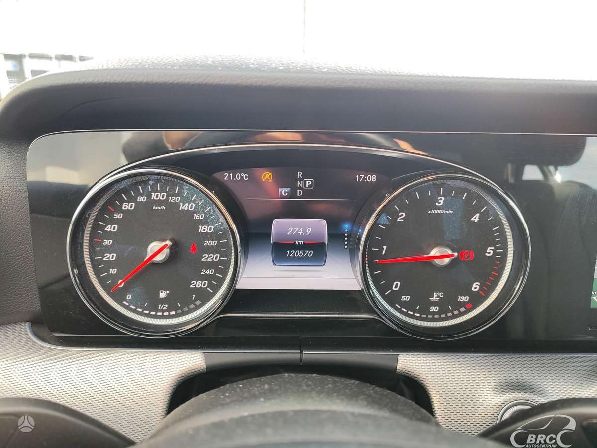 Mercedes-Benz E200, 2.0 l., Седан