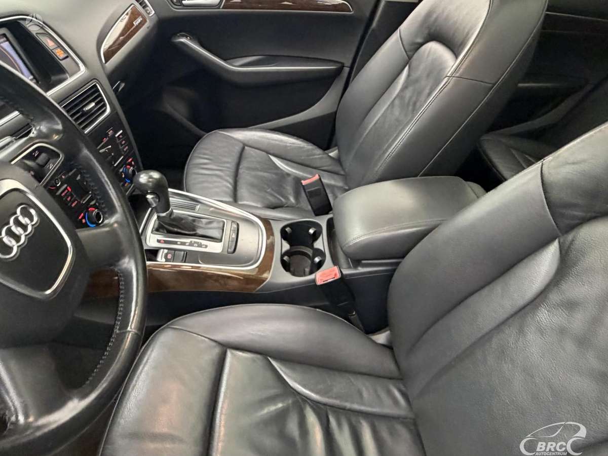Audi Q5, 3.2 l., Внедорожник / Кроссовер
