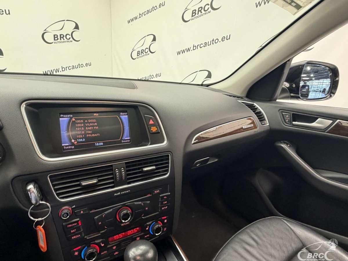 Audi Q5, 3.2 l., Внедорожник / Кроссовер