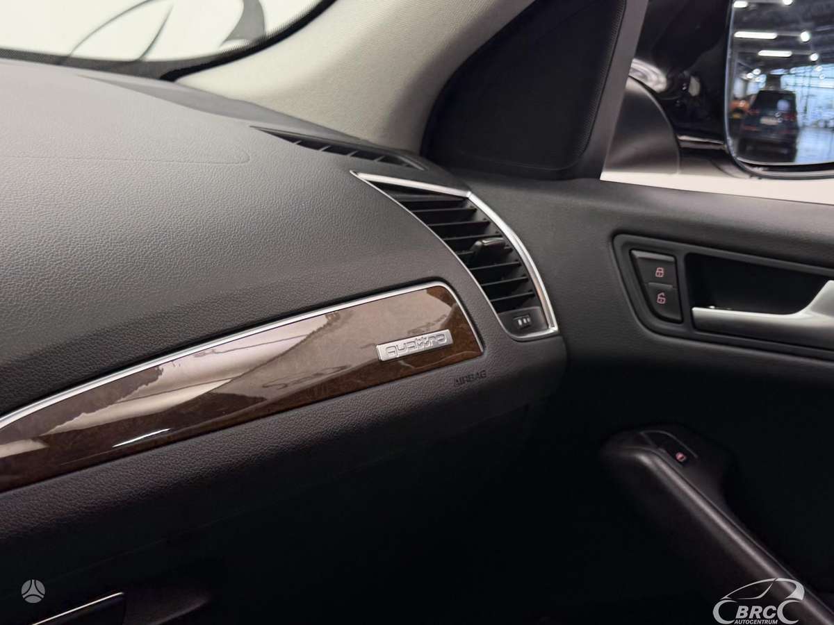 Audi Q5, 3.2 l., off-road / crossover