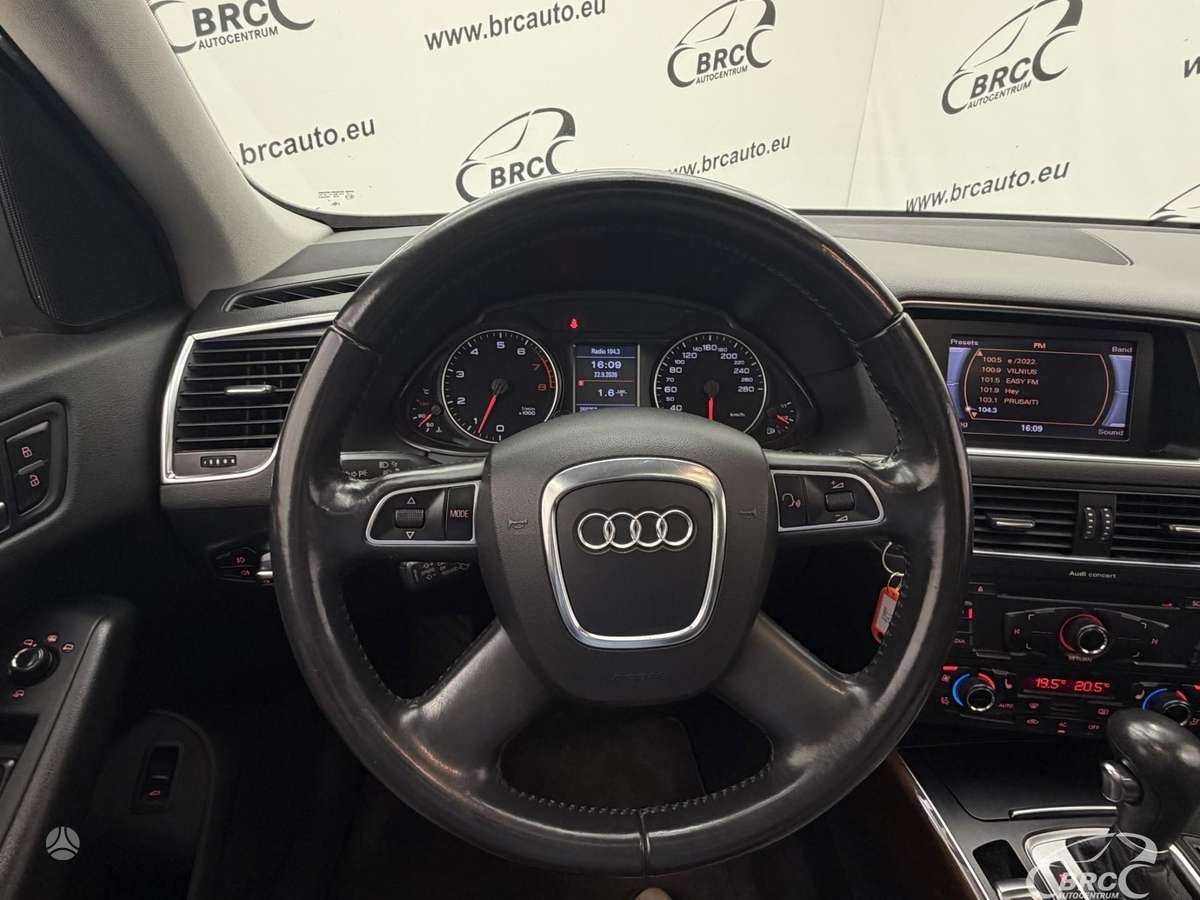 Audi Q5, 3.2 l., Внедорожник / Кроссовер