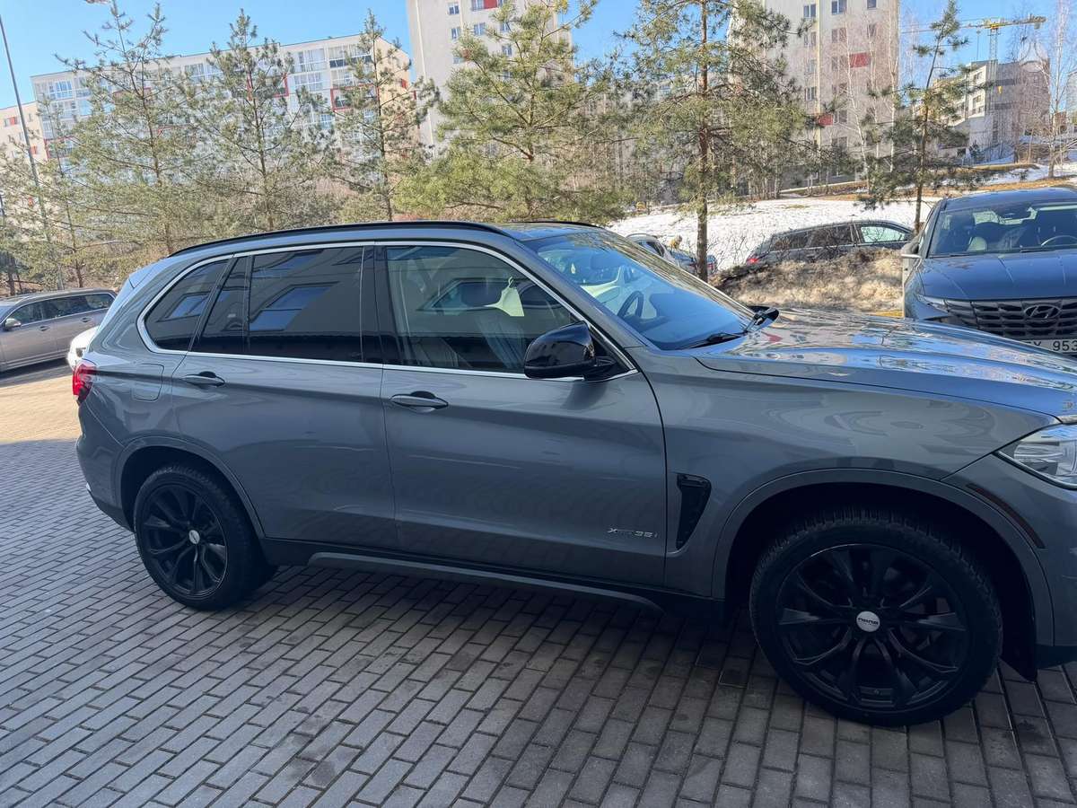 BMW X5, 3.0 l., off-road / crossover