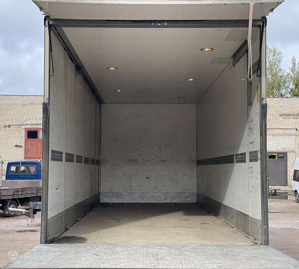 Volvo FL, box trucks / box vans
