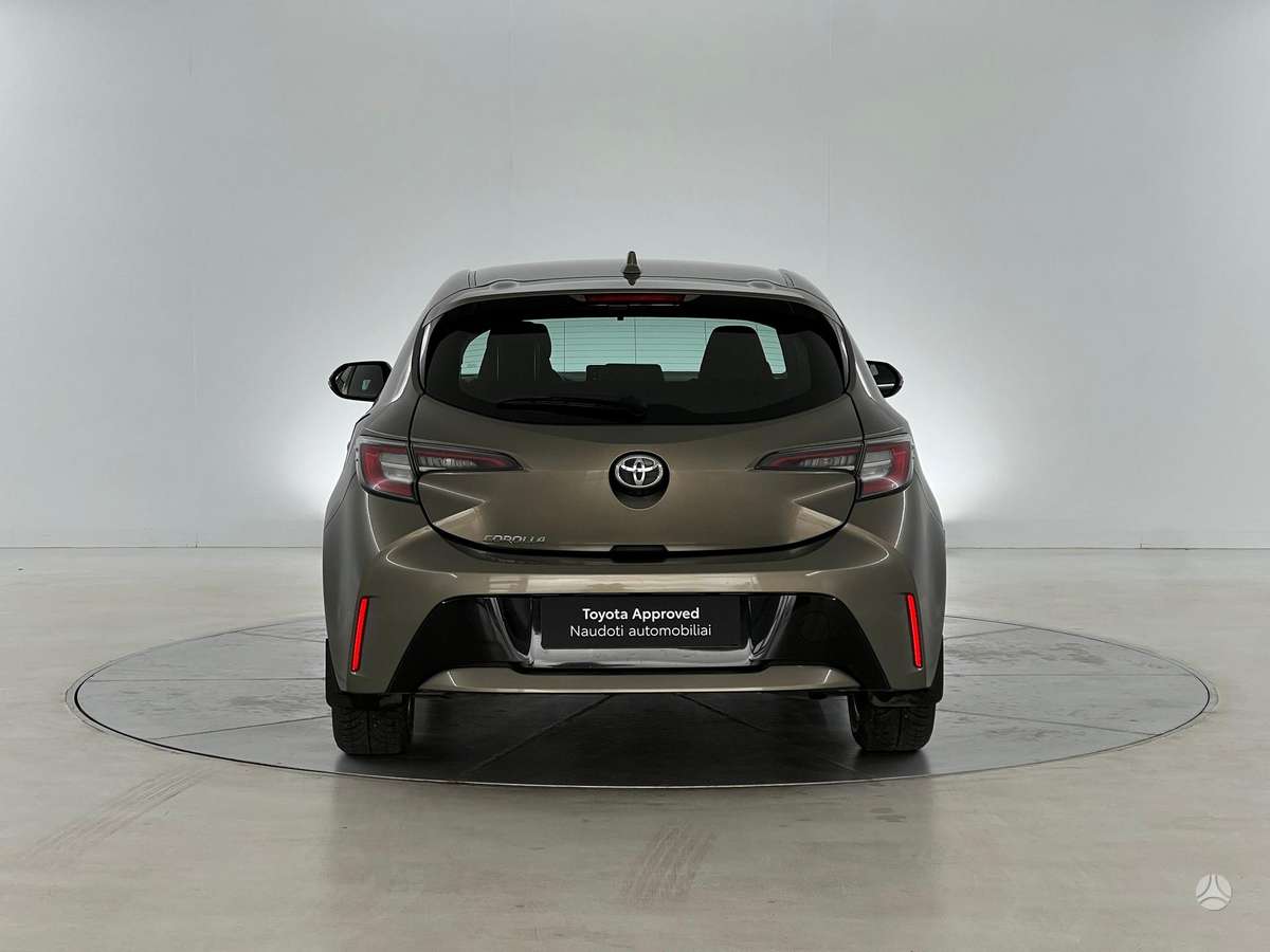Toyota Corolla, 1.2 l., Хэтчбек