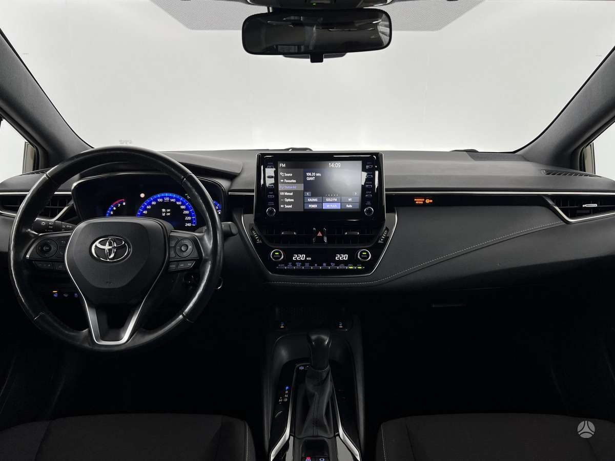 Toyota Corolla, 1.2 l., Хэтчбек
