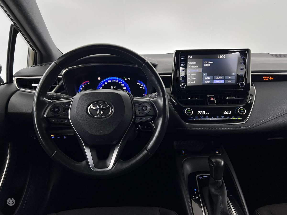 Toyota Corolla, 1.2 l., hatchback