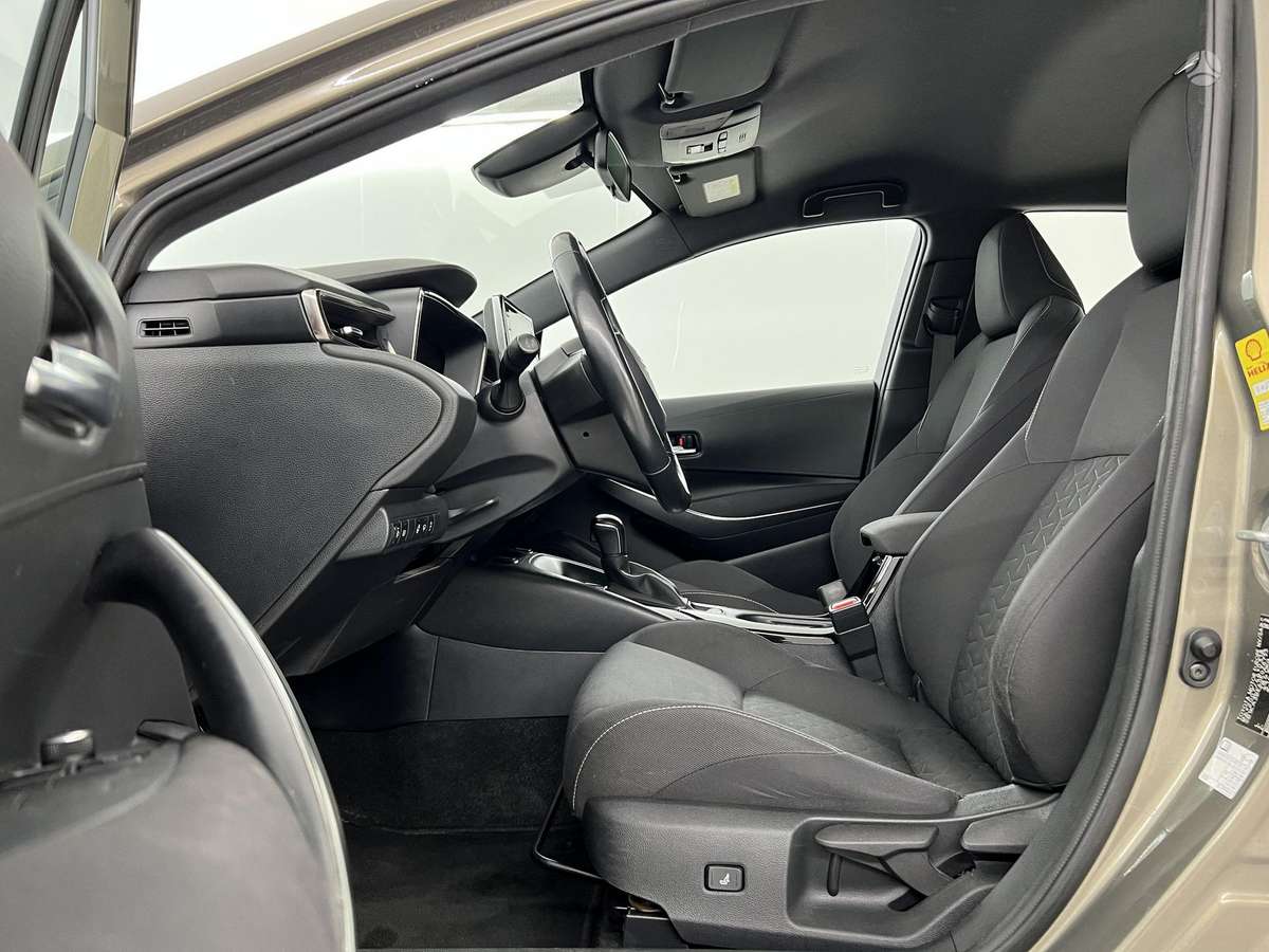 Toyota Corolla, 1.2 l., Хэтчбек
