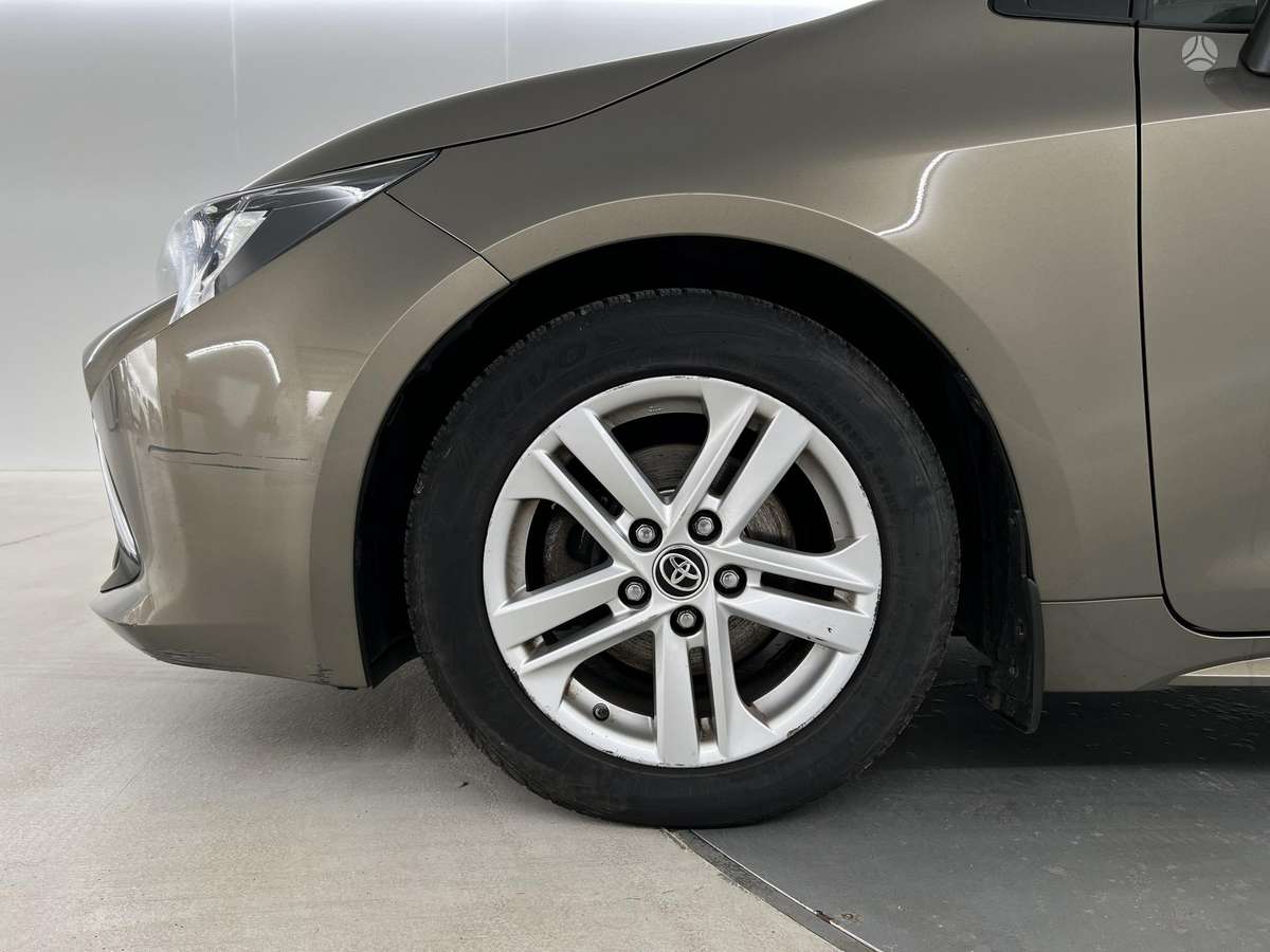 Toyota Corolla, 1.2 l., Хэтчбек