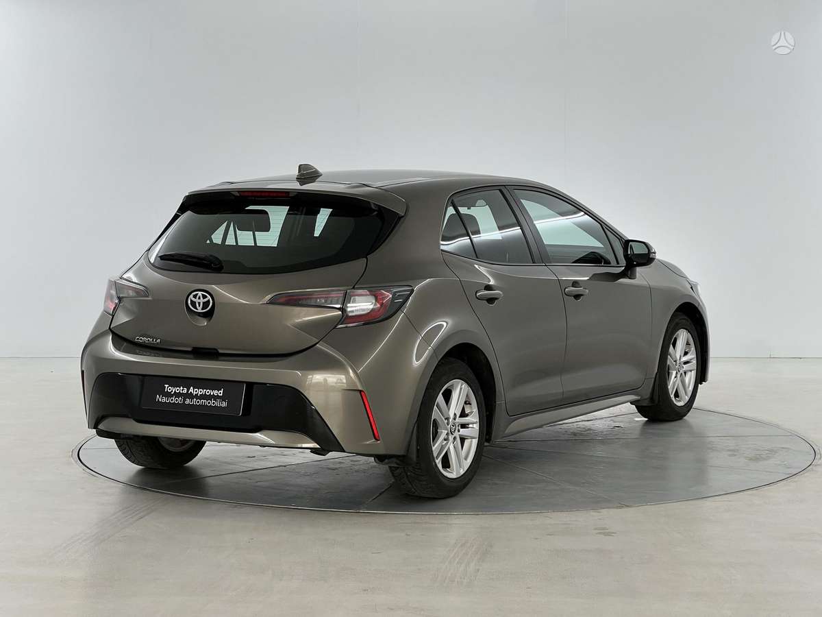 Toyota Corolla, 1.2 l., Хэтчбек
