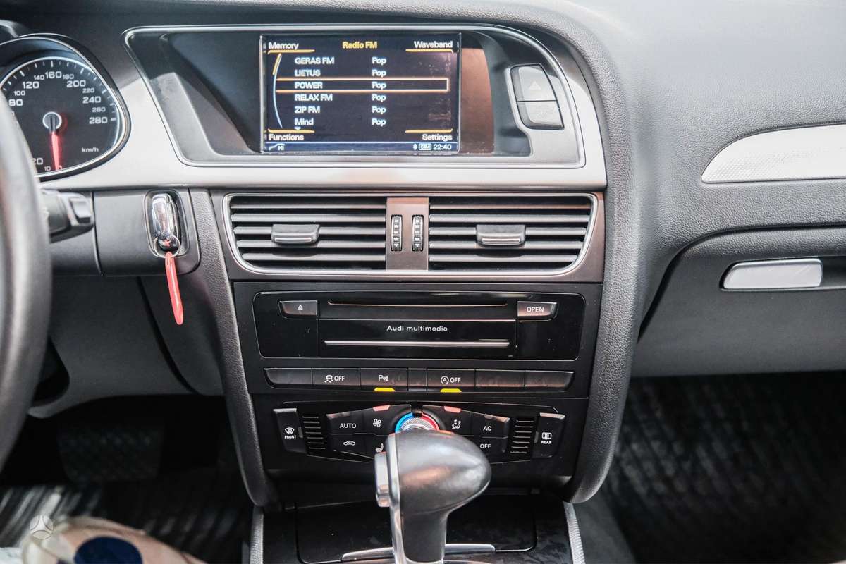 Audi A4, 2.0 l., sedanas