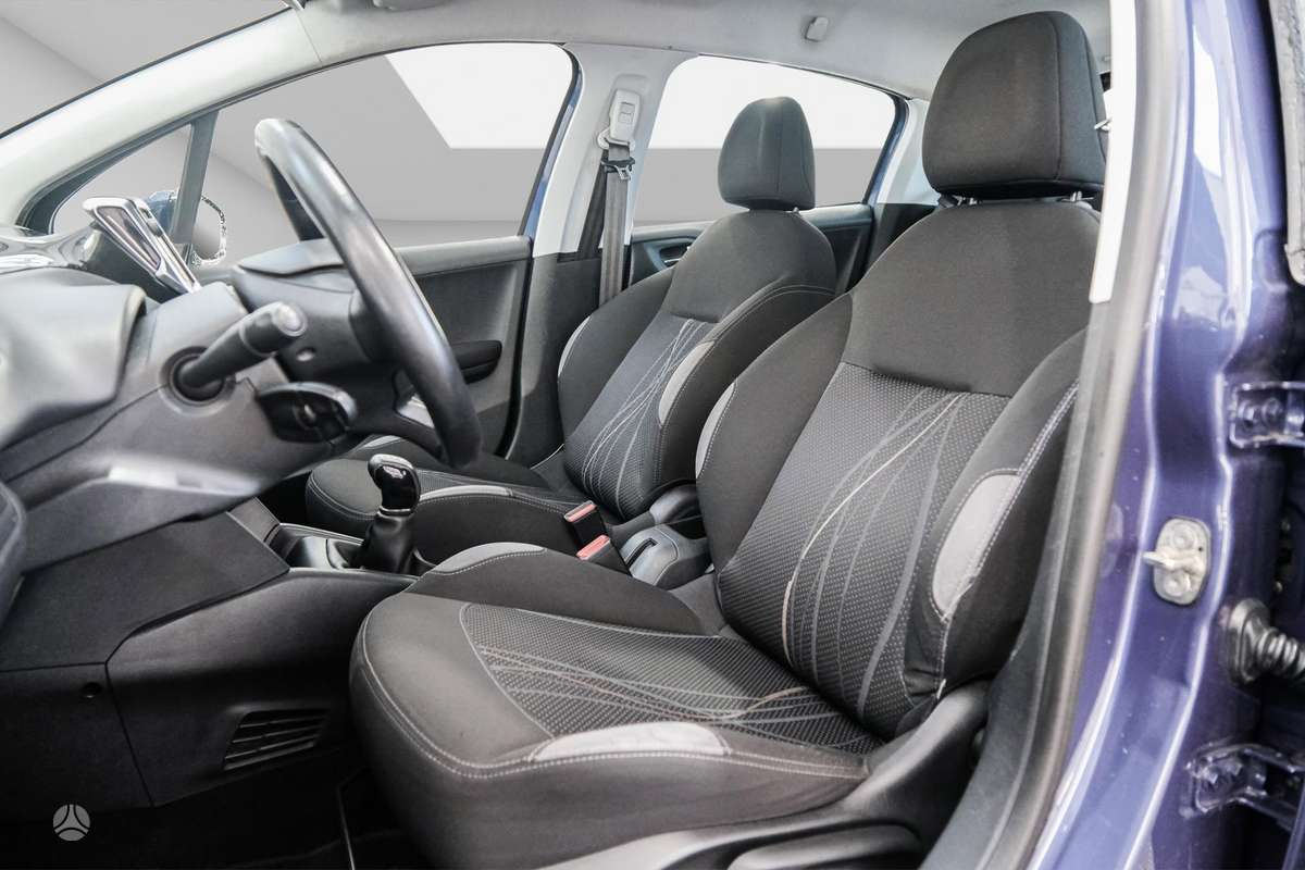 Peugeot 208, 1.6 l., hatchback