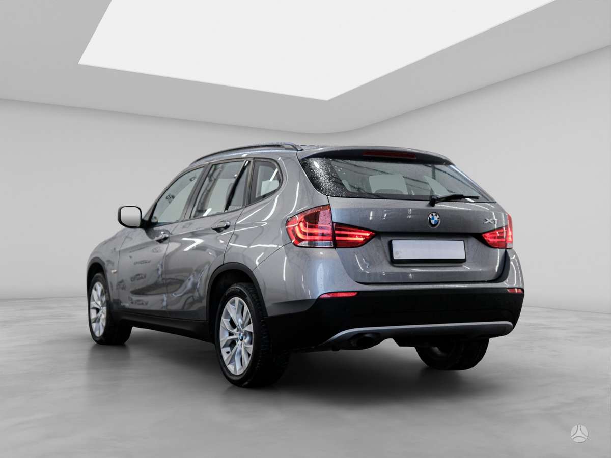 BMW X1, 2.0 l., off-road / crossover