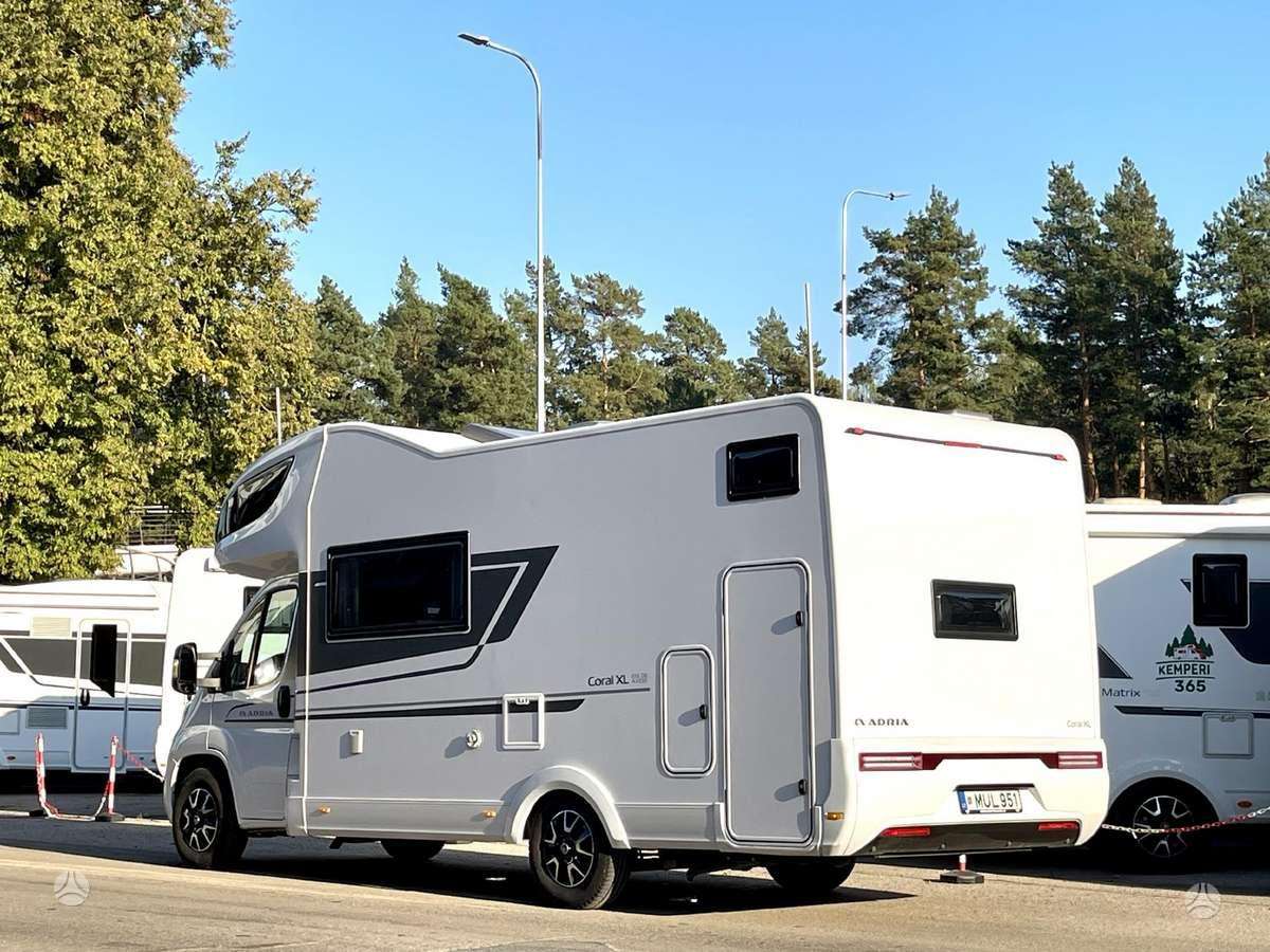 Adria Coral XL 650 DK, campers