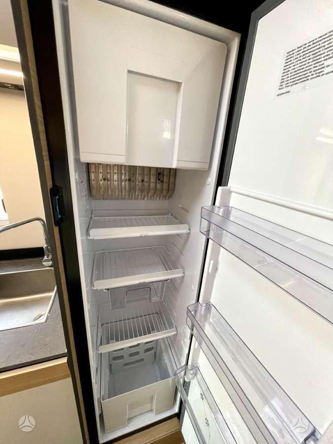 Adria Coral XL 650 DK, campers