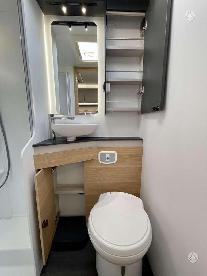 Adria Coral XL 650 DK, campers