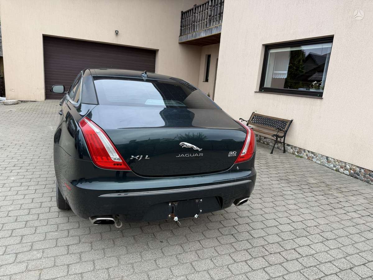 Jaguar XJ, 3.0 l., Седан