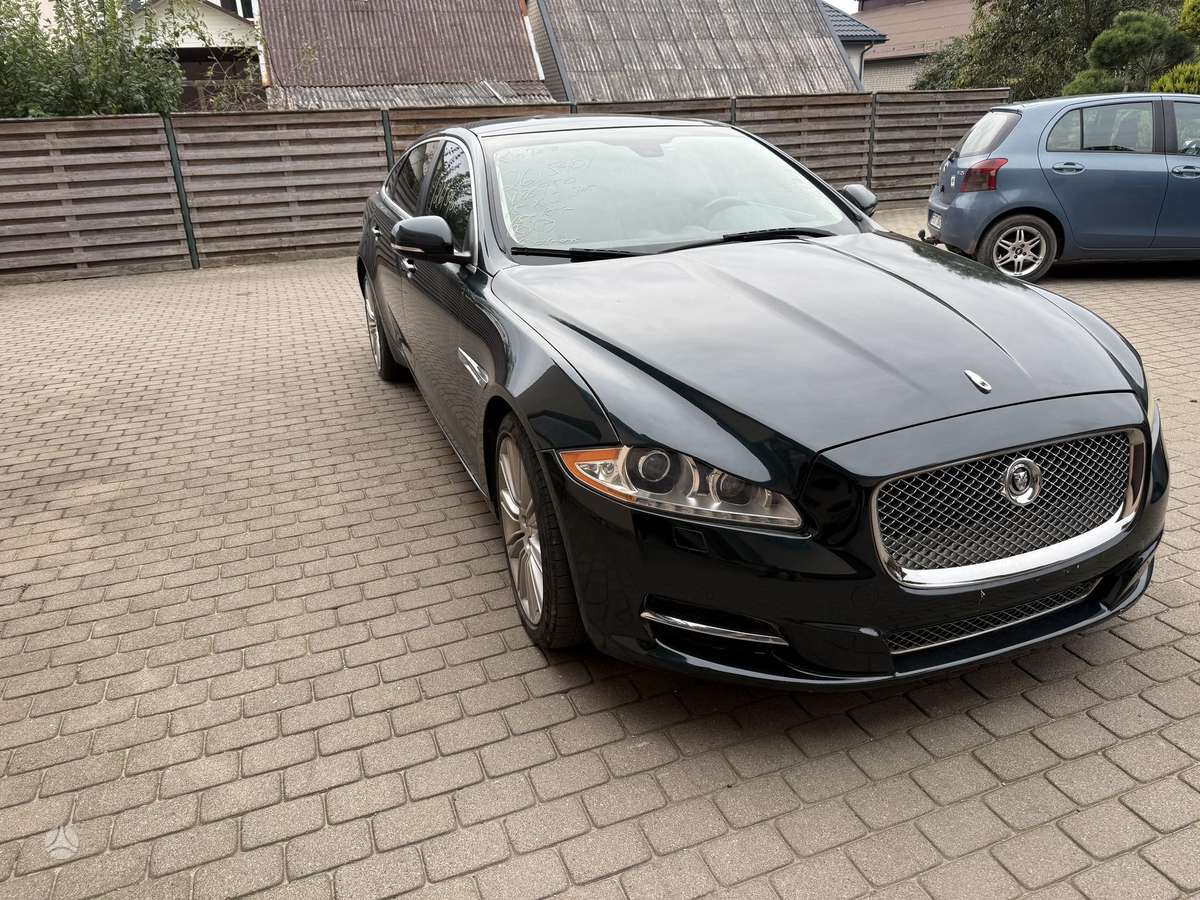 Jaguar XJ, 3.0 l., Седан