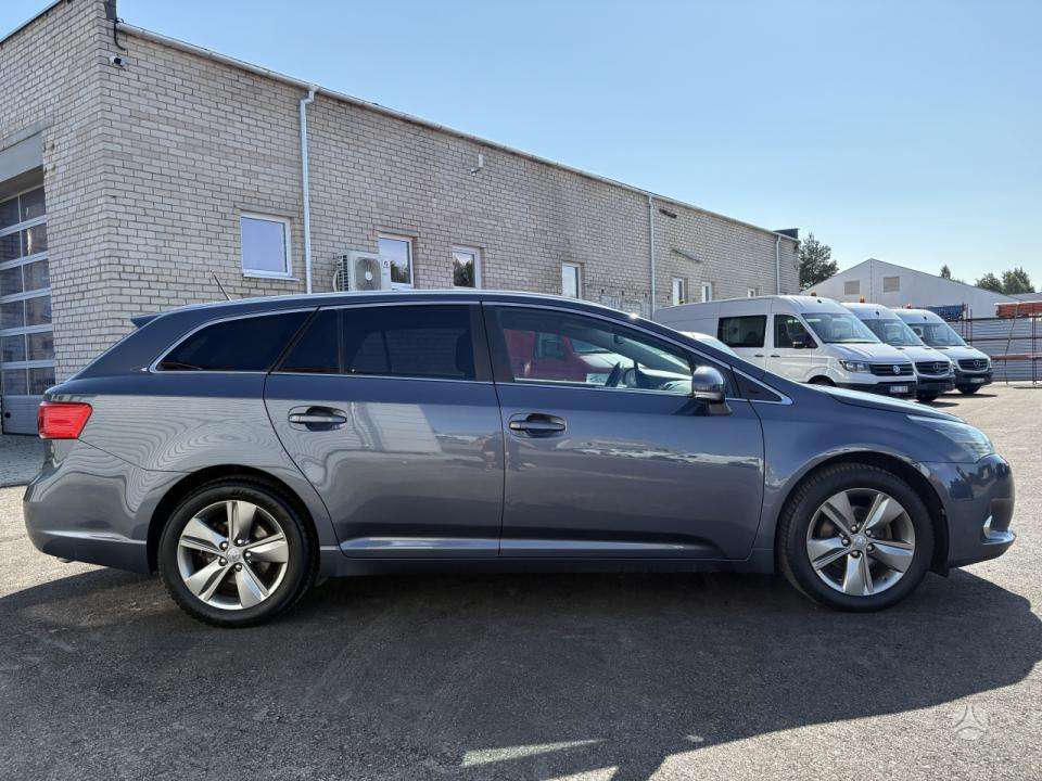 Toyota Avensis, 2.0 l., Универсал