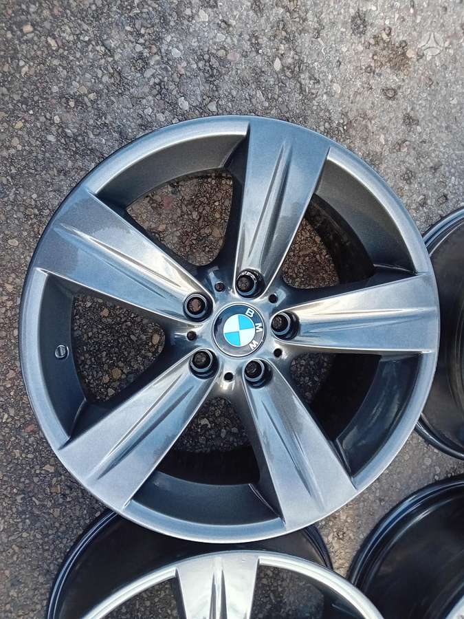 BMW, lengvojo lydinio, R18