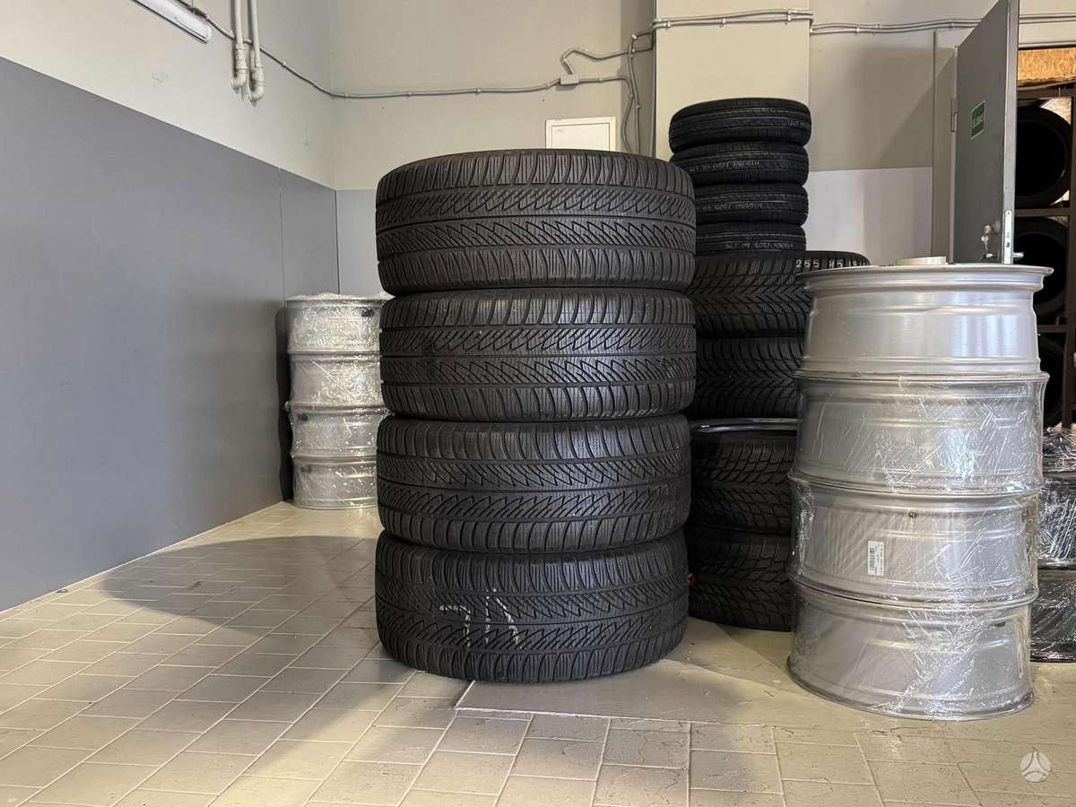 Goodyear ULTRAGRIP 8 PERFORM. | 2021, winter 285/45 R20