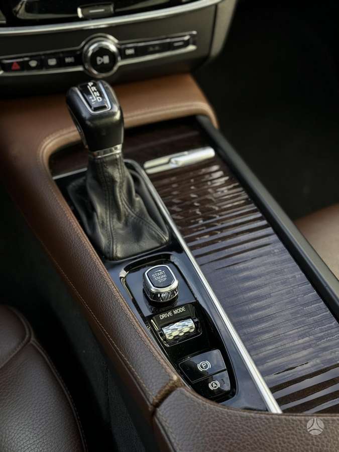 Volvo S90, 2.0 l., Седан